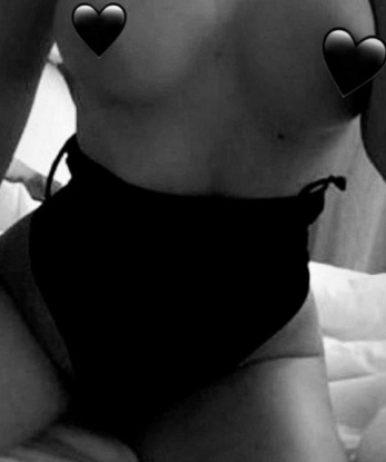 Роскошная и женственная красотка готова подарить тебе море удовольствия и страсти. Приходи ко мне, и я окружу тебя заботой и лаской. Со мной ты почувствуешь себя настоящим мужчиной. 9553, 31 год